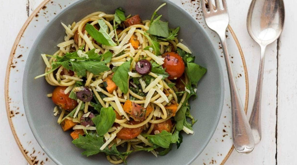 Spaghetti with maple pumpkin, olives and cherry tomatoes