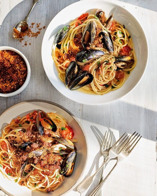 Spaghetti with mussels and a chorizo crumb