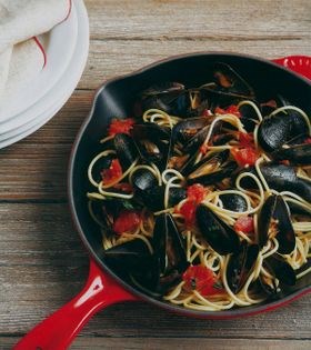Spaghetti with mussels (Spaghetti alle cozze)