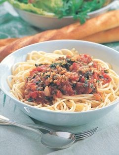 Spaghetti with oil and chili peppers