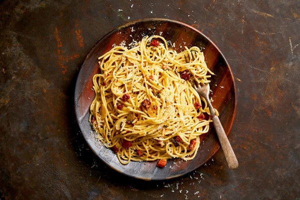 Spaghetti with pancetta, Parmesan and herbs