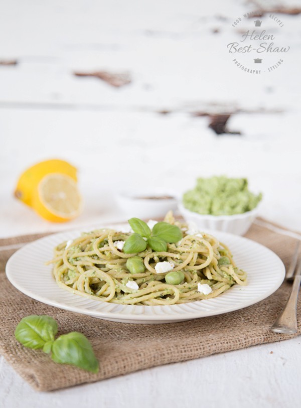 Spaghetti with pea pesto