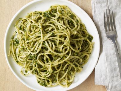 Spaghetti with pecan-herb pesto