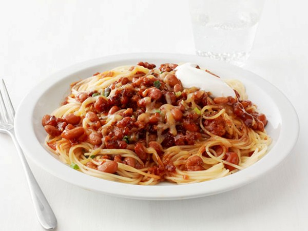 Spaghetti with quick turkey chili