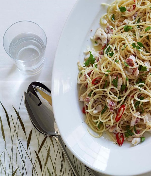 Spaghetti with red mullet, chili and garlic