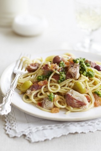 Spaghetti with red mullet ragout