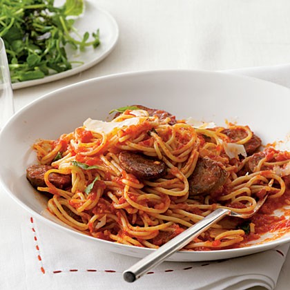 Spaghetti with sausage and simple tomato sauce