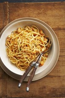 Spaghetti with scallops (Spaghetti alle cappe sante)