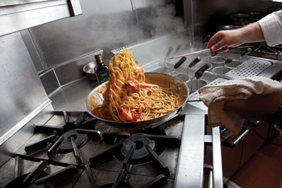 Spaghetti with shrimp (Spaghetti con gamberi)