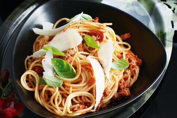 Spaghetti with spicy Bolognese