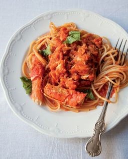 Spaghetti with spicy crab sauce