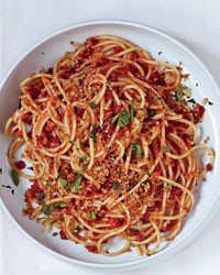 Spaghetti with sun-dried tomato-almond pesto