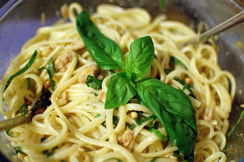 Spaghetti with tuna, lemon, and pine nuts