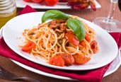 Spaghetti with tuna puttanesca
