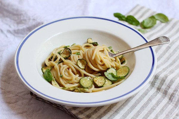 Spaghetti with zucchini (Spaghetti alla Nerano)