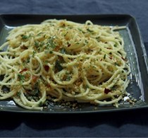 Spaghettini with lemon & garlic breadcrumbs