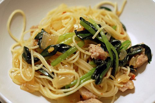 Spaghettini with wild garlic