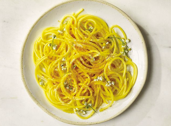 Spaghettoni with jasmine, saffron, chamomile & calendula