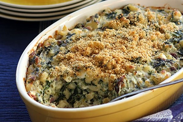 Spanakopita mac 'n' cheese with olive oil Béchamel (Makaronia psita me yemisi apo spanakopita)