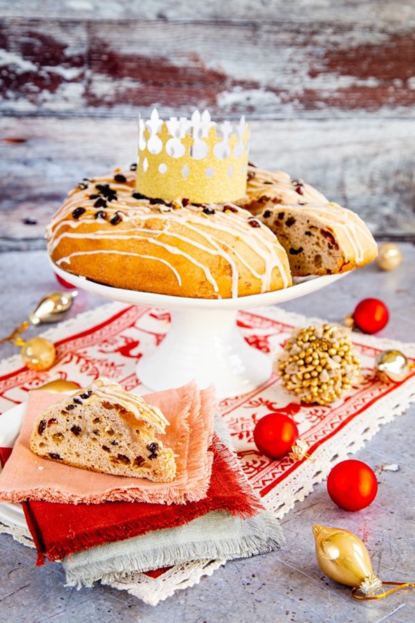 Spanish epiphany cake (Rosca de reyes)