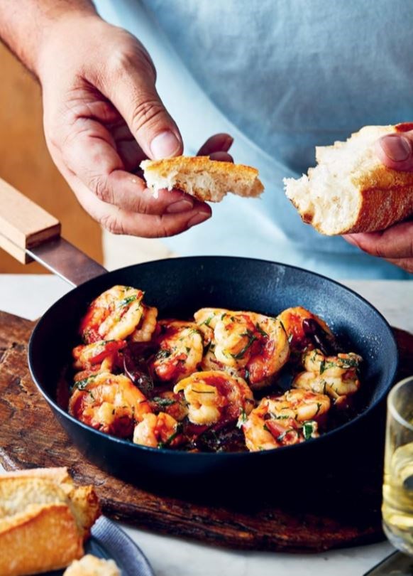 Spanish garlic prawns (Gambas al ajillo)