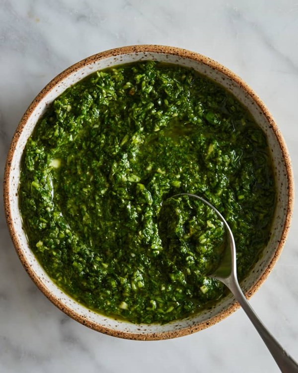 Spanish green sauce (Mojo verde)