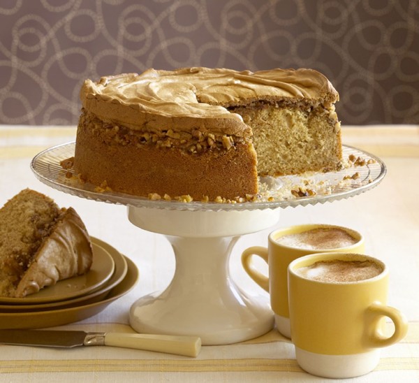 Spanish meringue cake
