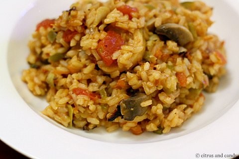 Spanish rice with mushrooms, cuttlefish and artichokes