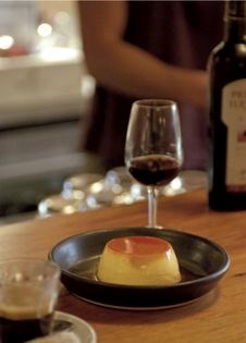 Spanish rich crème caramel (Flan de nata)