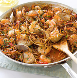 Spanish-style toasted pasta with shrimp