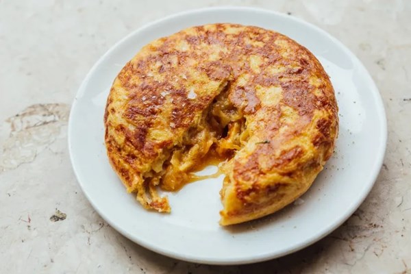 Spanish tortilla (Tortilla Española)