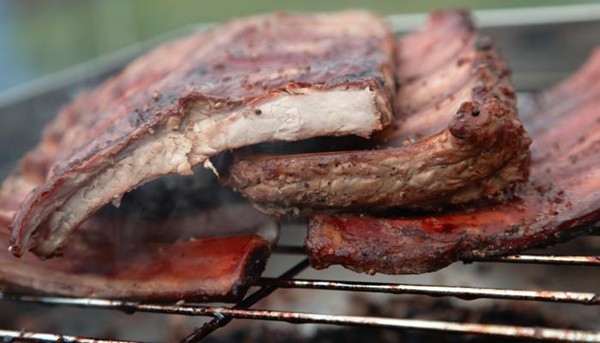 Spareribs with coffee-molasses marinade