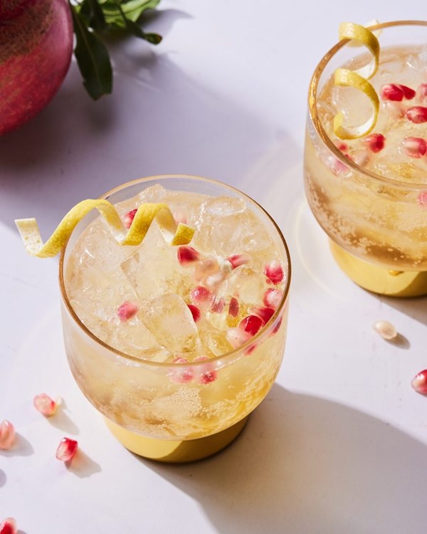 Sparkling apple cider mocktail