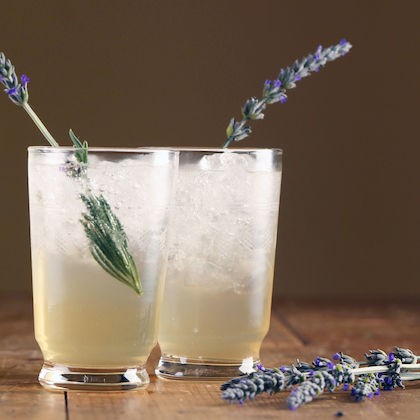 Sparkling Chardonnay cocktail with gin, honey and lavender
