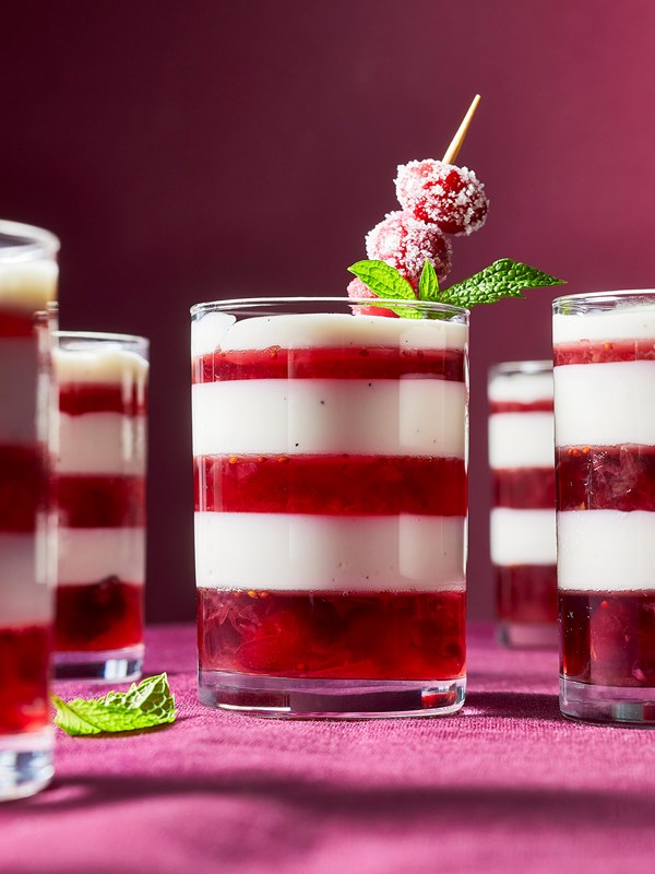 Sparkling cranberry-ginger panna cotta