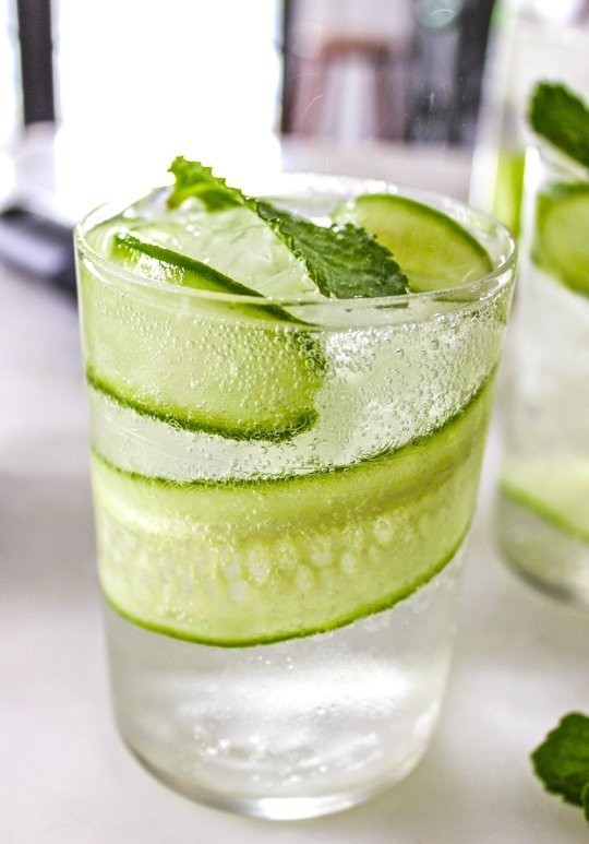 Sparkling cucumber cooler