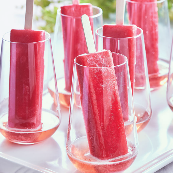 Sparkling frosé & raspberry popsicles