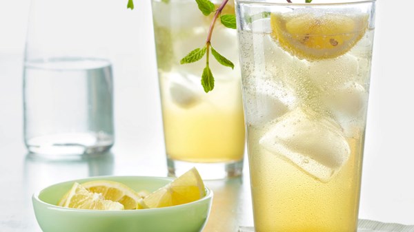 Sparkling lemon balm-infused chamomile tea