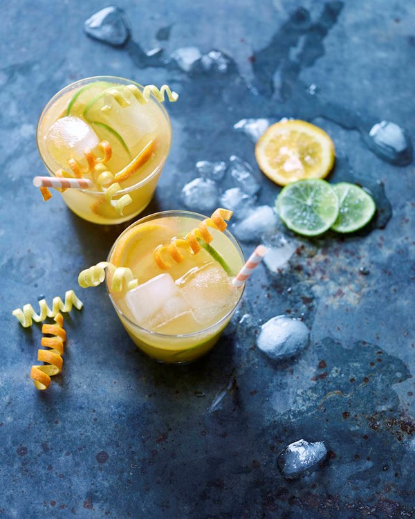 Sparkling pineapple spritz
