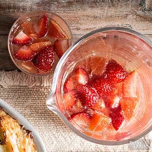 Sparkling strawberry mimosa