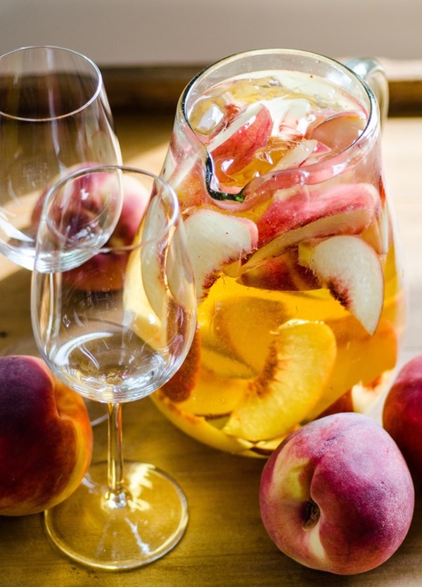 Sparkling white peach sangria