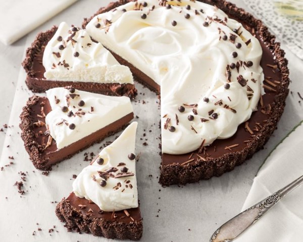 Sparkling wine chocolate ganache tart
