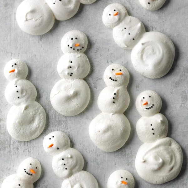 Sparkly meringue snowmen