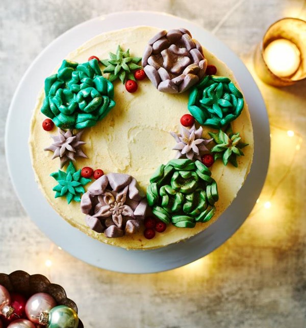 Sparkly succulents wreath cake