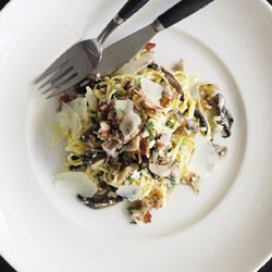 Speck, ricotta and mushroom linguine