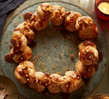 Speculoos profiterole wreath