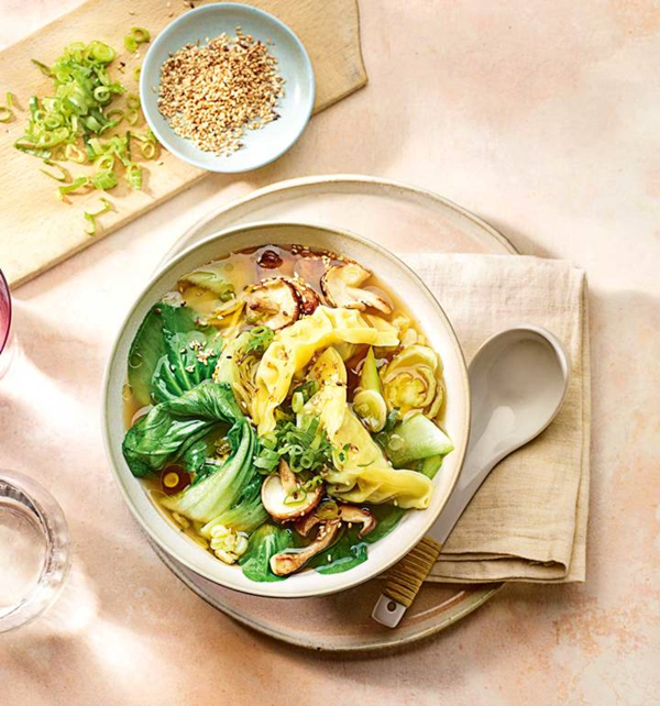 Speedy gyoza soup