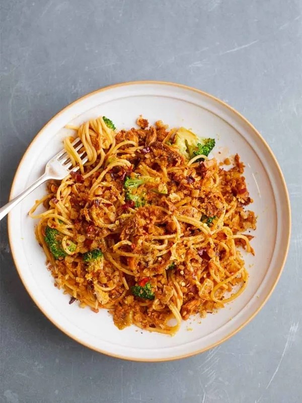 Speedy mackerel spaghetti