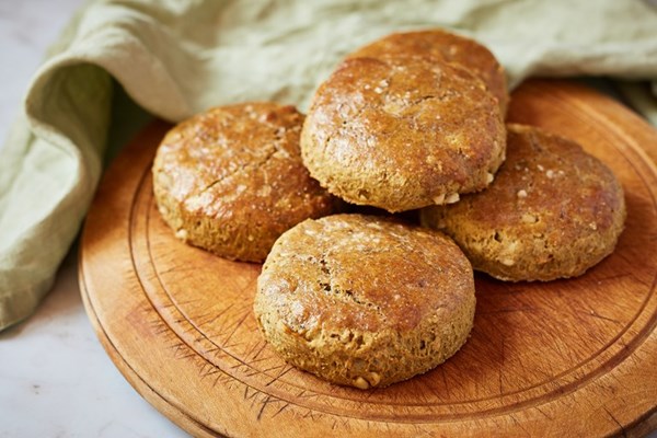 Spelt and pesto scones
