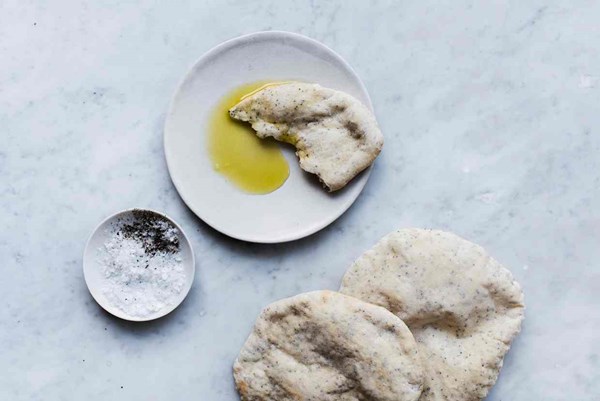 Spelt and poppy seed pitta